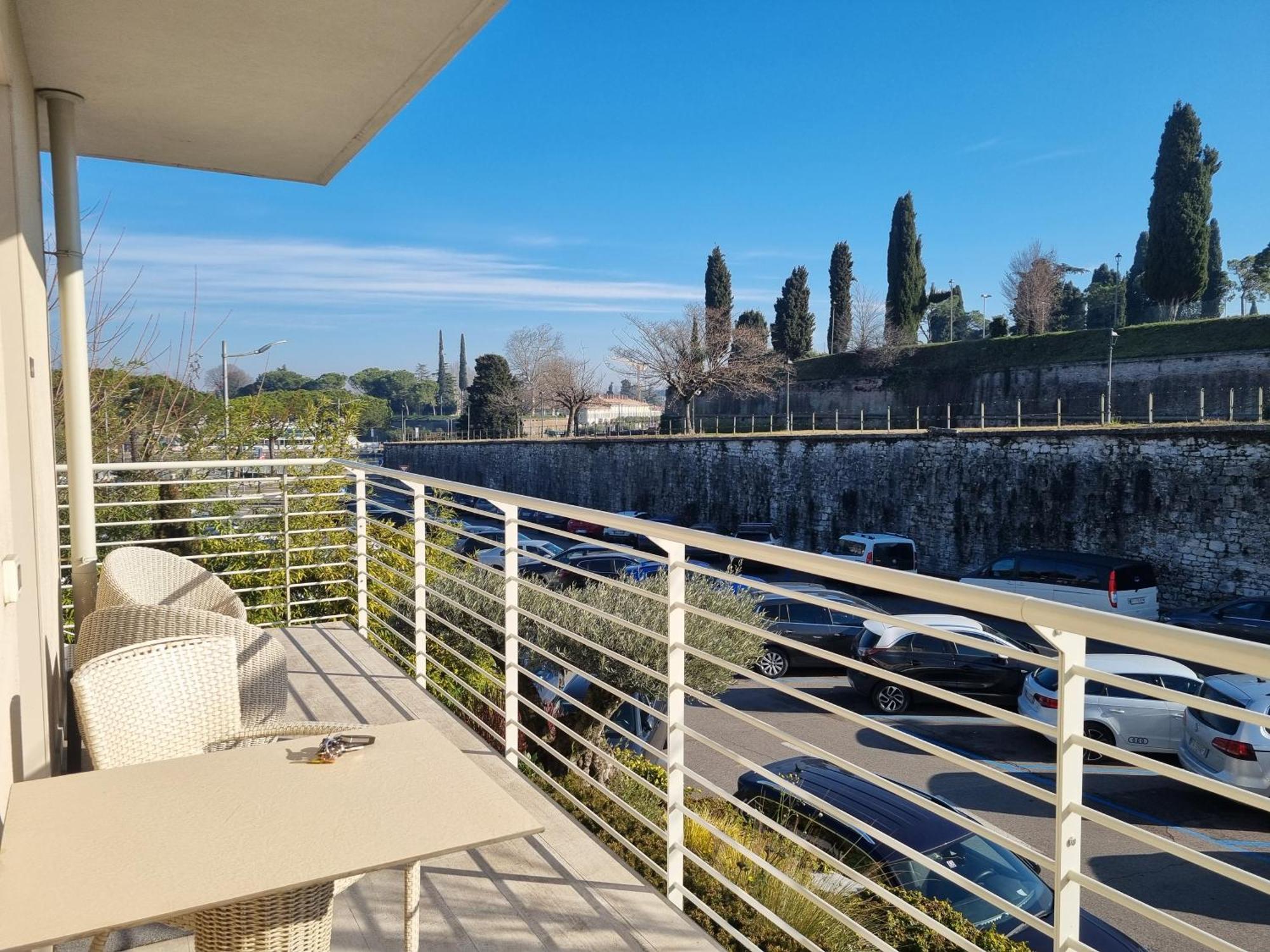 Aura Mura Peschiera del Garda Luaran gambar